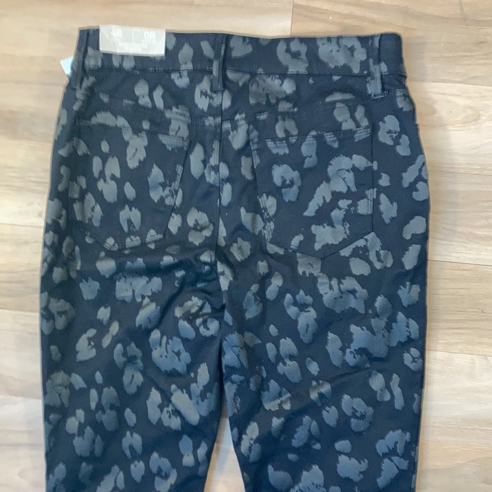 Chico’s secret stretch jegging black animal print leopard print size 4 - Picture 9 of 14